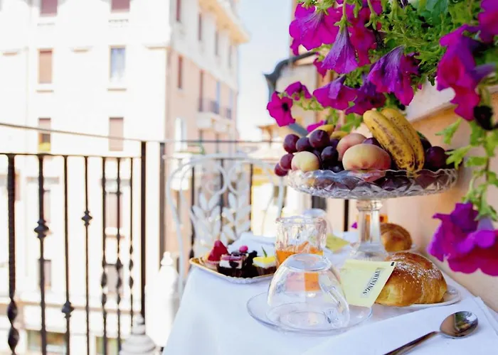 Opera Luxury Apartment